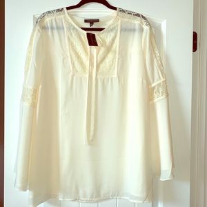 NWT Lace Bell Sleeved Blouse (14W/16W)